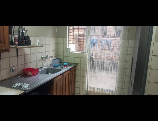 2 BEDROOM PROPERTY TO RENT IN MUCKLENEUK